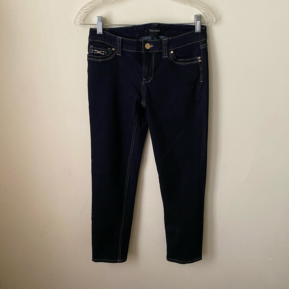 Women’s WHBM Crop Leg Jean. 0